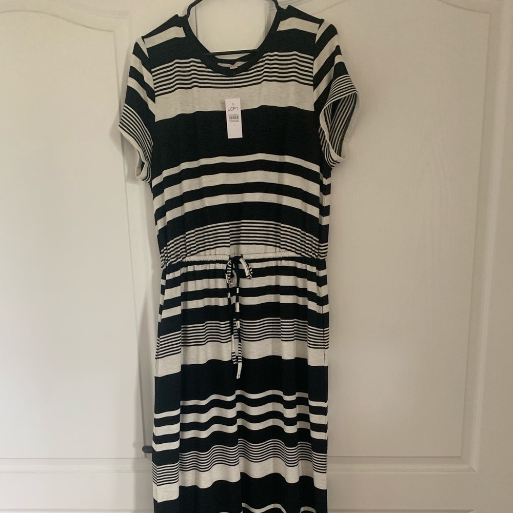 Loft Stretchy Maxi Dress perfect for summer!